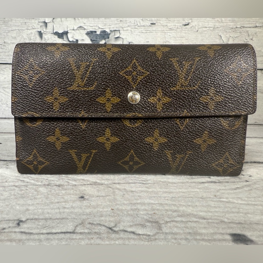 Louis Vuitton Portefeuille Sarah Long Bifold Wallet Monogram Canvas Leather